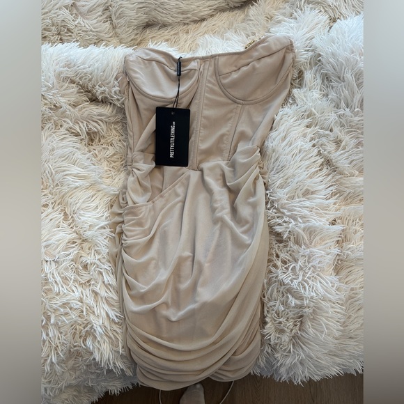 BNWT never worn pretty little thing dress UK 8 - Picture 3 of 6